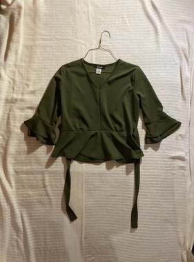 Arabella Olive Green V-Neck 3/4 Ruffle Sleeve Peplum Wrap Top Size XL